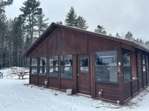Adventure Cabin on Lake Ruth